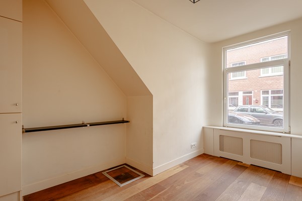 Medium property photo - Hoenderloostraat 94, 2573 RP Den Haag